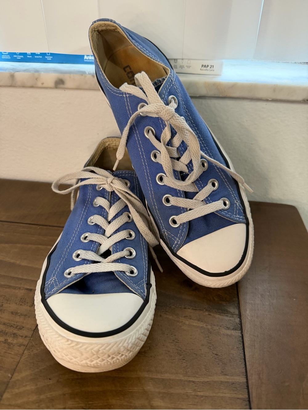 Converse Chuck Taylor All Star sneakers feature a blue canvas mens size 6 W8